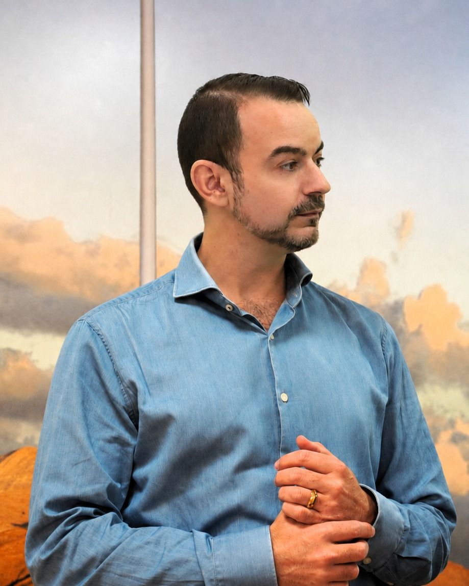 Javier Jiménez García con Fuerteventura de fondo
